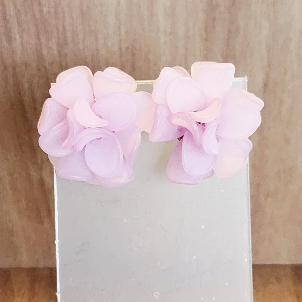 Frosted Lavender Pink Flower Petal Cluster Stud Earrings Floral Pom Pom‎ 1 Inch